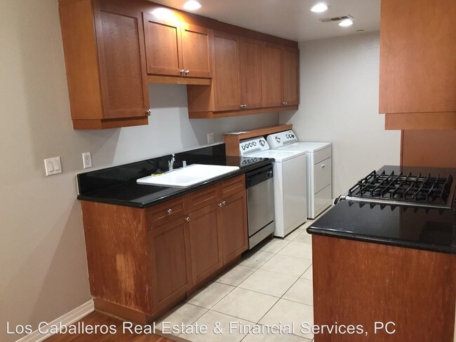 Foto del edificio - 17230 Newhope St