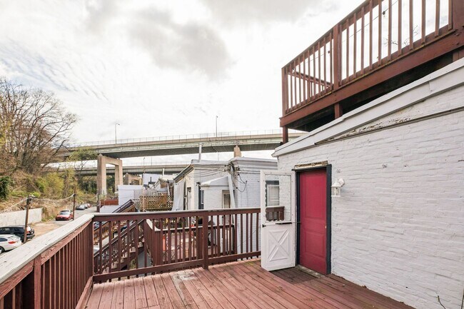 Foto del edificio - 4161 Ridge Ave