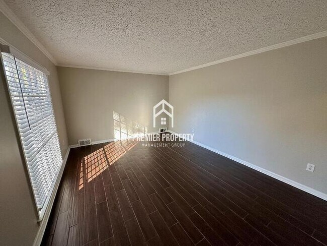 Foto del edificio - 7008 Corsica Dr