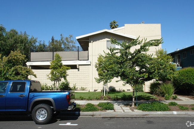 Building Photo - 5693 Almaden Expy