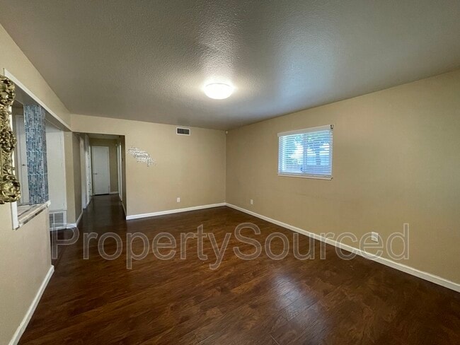 Building Photo - 2700 Hemminger Way