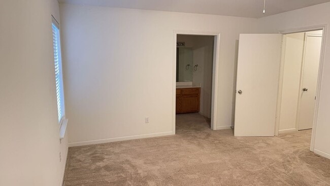 Building Photo - 3/2 Park Place Duplex