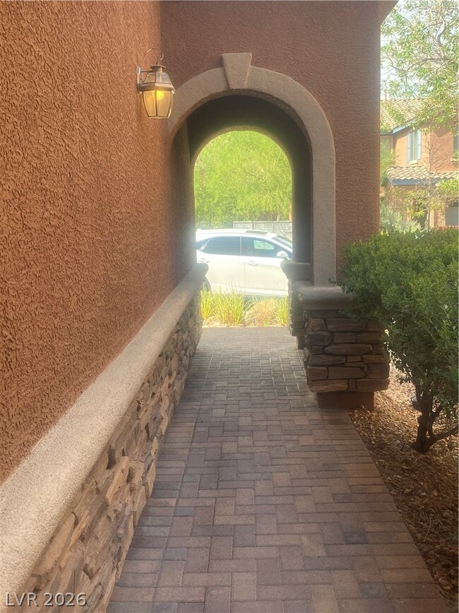 Building Photo - 7469 Calzado Dr