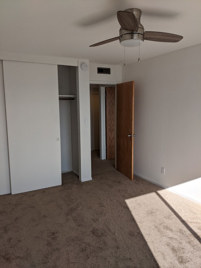 Building Photo - 330 Vernon St