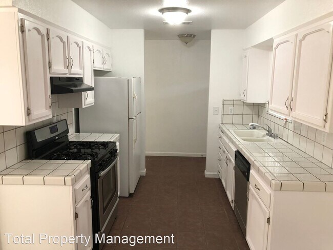 Foto del edificio - 3 br, 2 bath House - 1496 E. Cypress Ave.