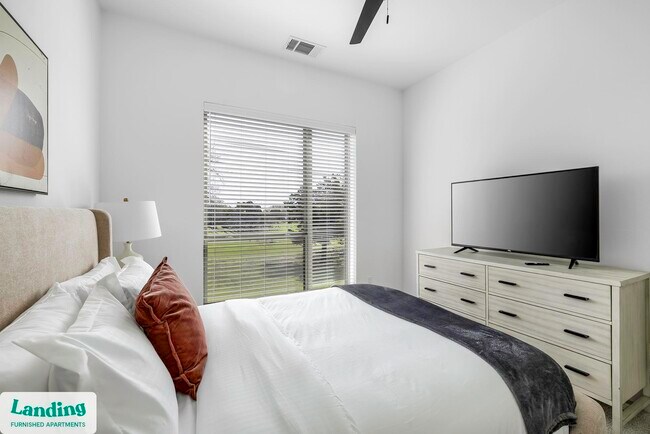 Building Photo - 650 E Sycamore St