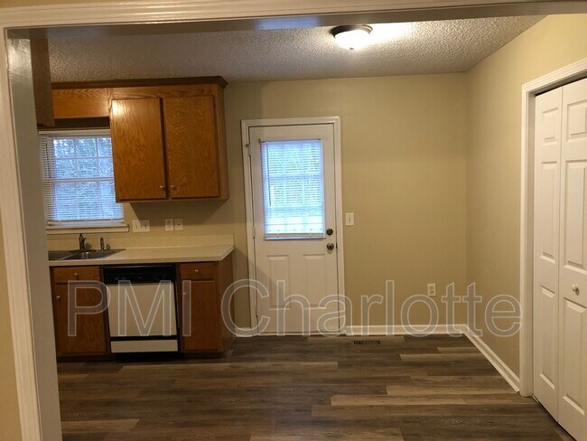 Foto del edificio - 2519 Hickory Ave
