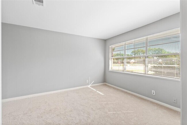 Building Photo - 10902 Chimney Rock Rd
