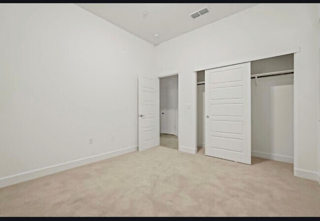 Foto del edificio - Gorgeous 4 bedroom 3 bath in Northlake