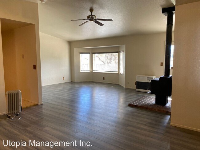 Building Photo - 3 br, 2 bath House - 630 Cameron Way