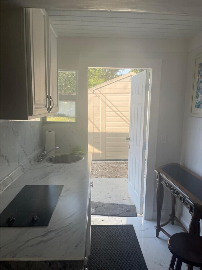 Foto del edificio - 408 SW 68th Ave