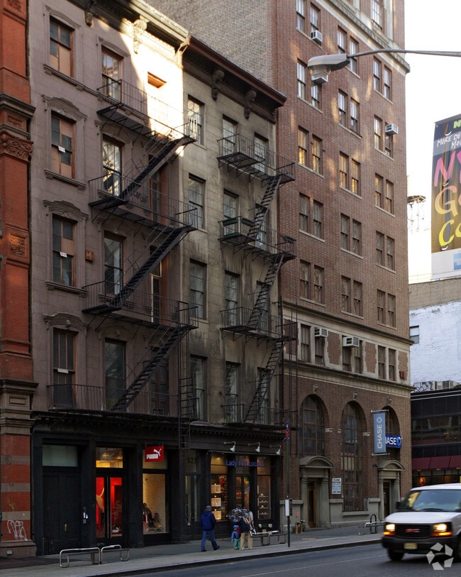 Primary Photo - 523 Broadway