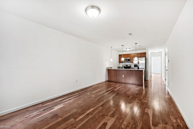 Building Photo - 2 br, 2 bath Triplex - 4613 Sansom St Unit 2