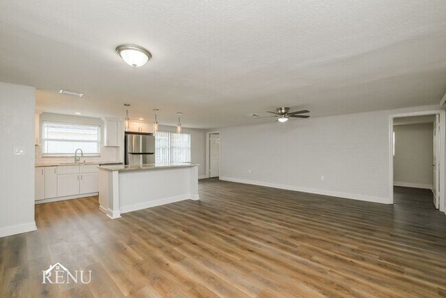 Building Photo - 1649 Dartmouth Drive