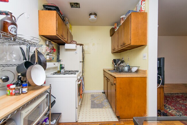 Building Photo - 3433 Mt Pleasant St NW