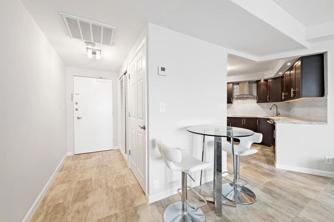 Building Photo - 3800 Galt Ocean Dr