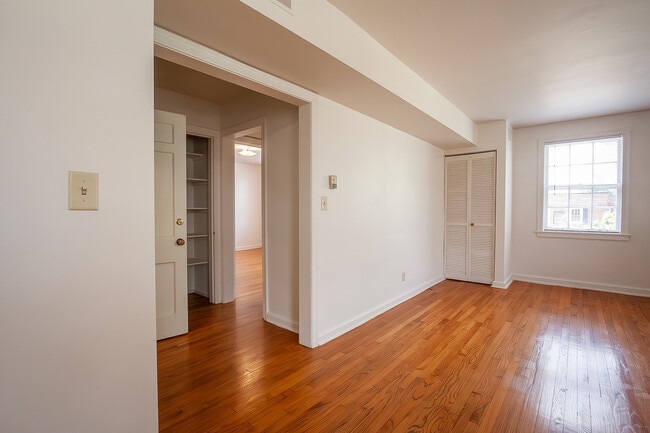Victorian - Living Room - Hillcrest Village Apartments