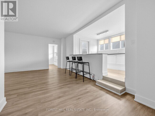 Photo du bâtiment - 70 Spadina Rd