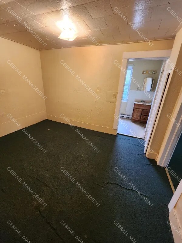 Building Photo - 721 W Genesee Ave