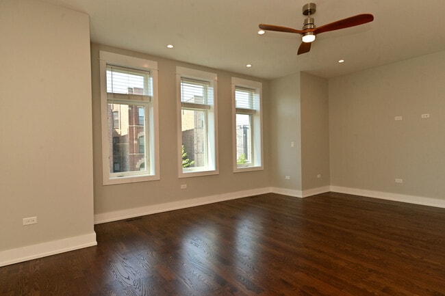 Building Photo - 4317 S Forrestville Ave