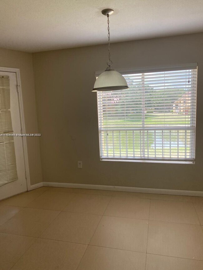 Foto del edificio - 2371 NW 33rd St
