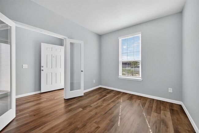 Building Photo - 10831 Fall Mill Dr