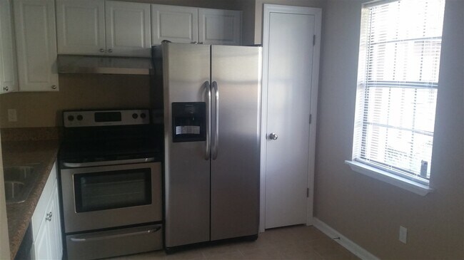 Foto del edificio - 700 N Calhoun St