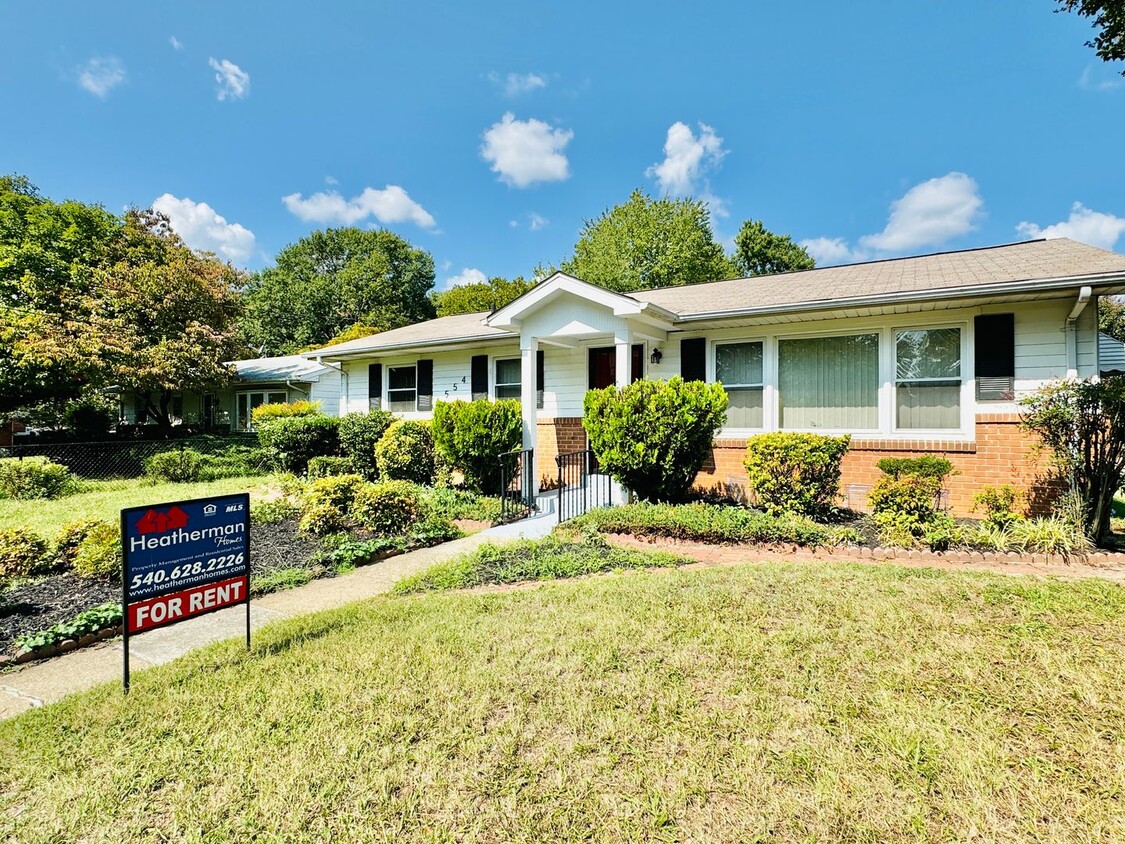 Primary Photo - WASHINGTON DC - CUTE 3 BEDROOM HOME - DEAN...