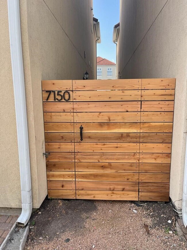 Foto del edificio - 7150 Windwater Pkwy N