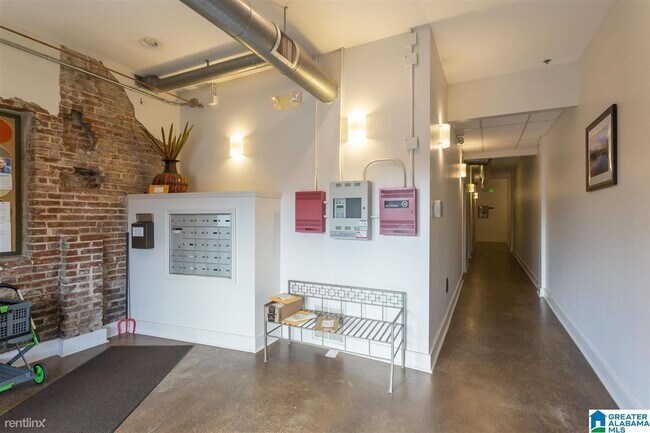 Building Photo - 1 br, 1 bath Condo - 2416 1st Ave N Apt 10