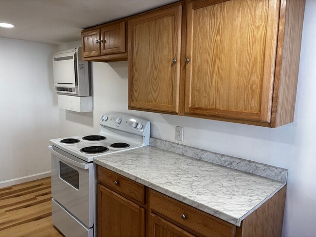 Building Photo - 69 E Louther St