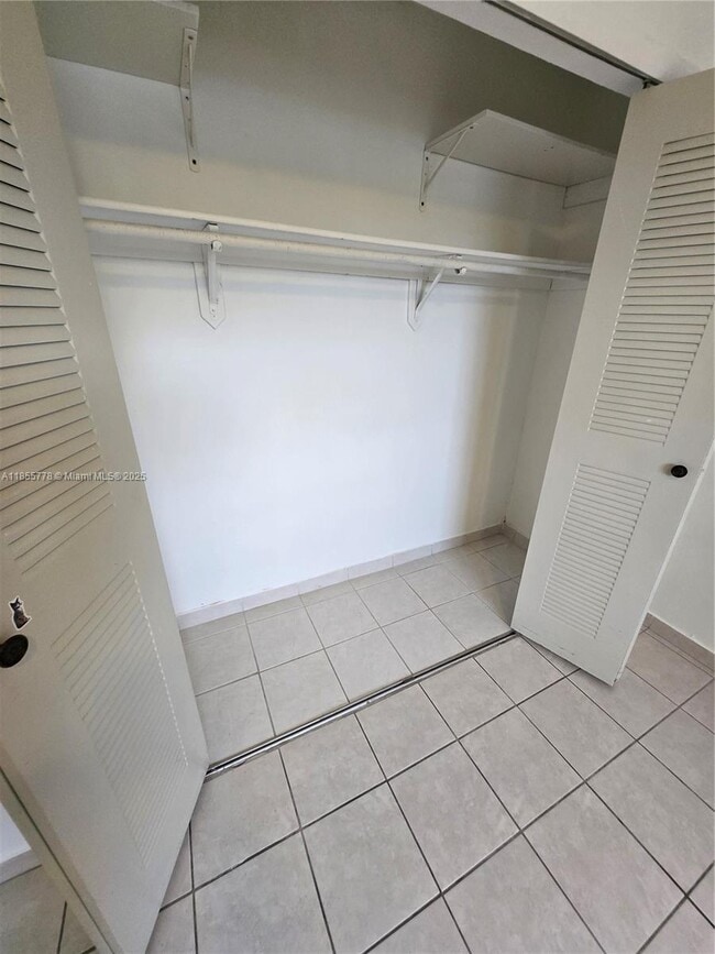 Building Photo - 8857 SW 27th St