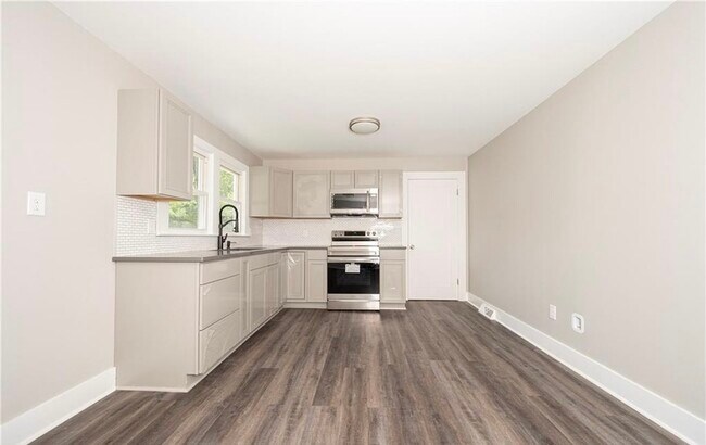 Foto del edificio - 3140 S Stratford Rd