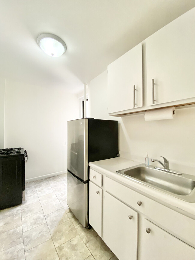 Building Photo - 219 W 144th St