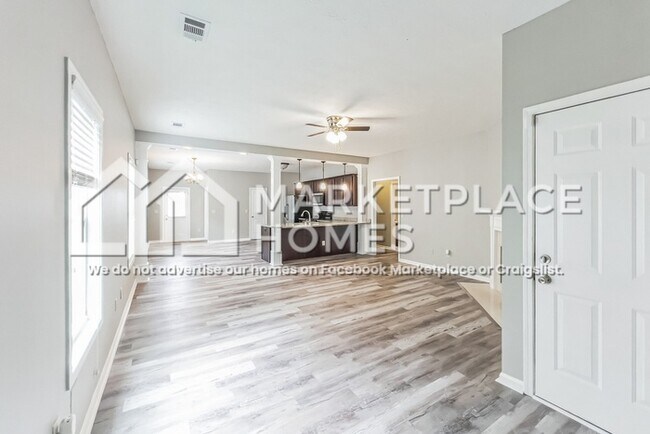 Foto del edificio - 440 Tree Line Dr