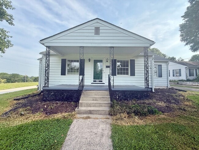 Foto del edificio - Three bedroom, 1 bath house in Graham