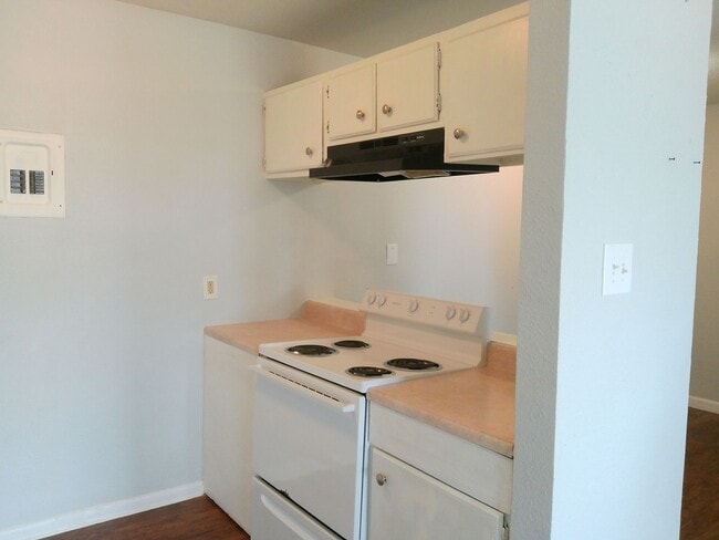 Building Photo - 2026 Waldron Rd