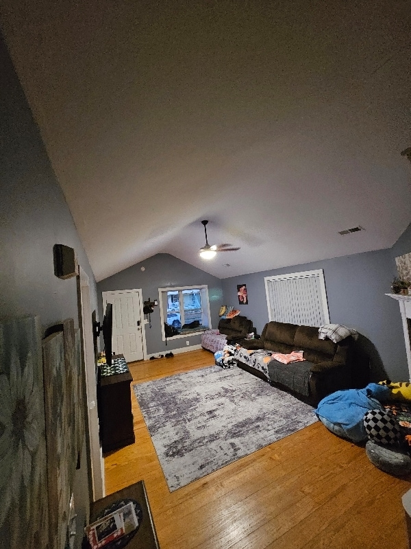 Foto del edificio - 2104 Razorback Ln