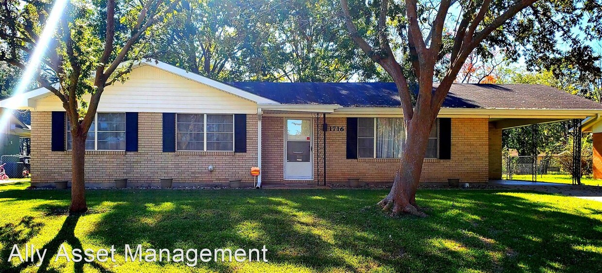 Foto principal - 3 br, 1.5 bath House - 1716 Plantation Drive