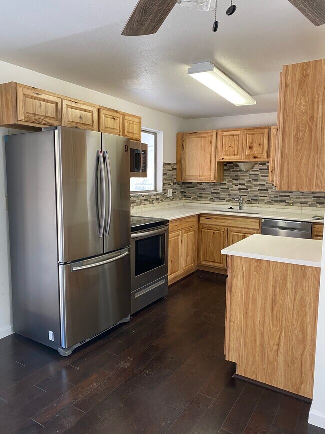Building Photo - 1470 Monterey Ct