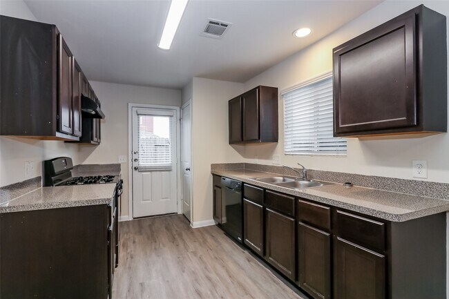 Building Photo - 5435 Latta Plantation Dr