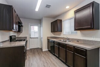 Building Photo - 5435 Latta Plantation Dr