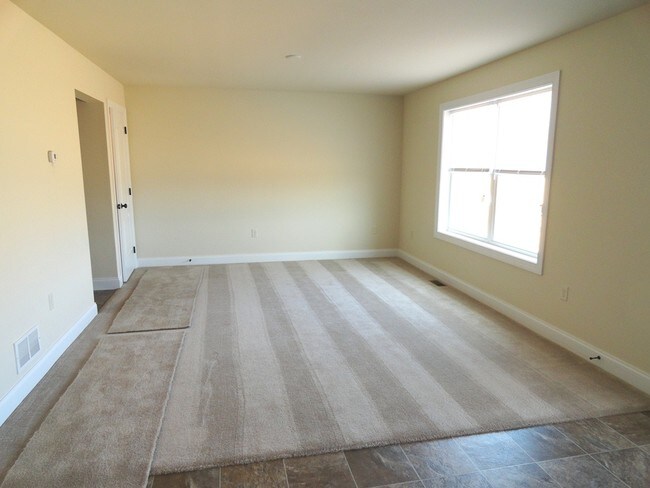 Building Photo - 1345 Heatherwood Dr