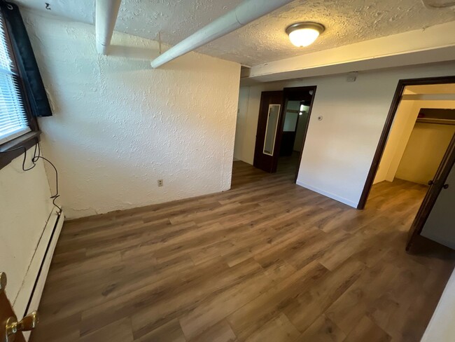 Foto del edificio - 411 Paunack Pl