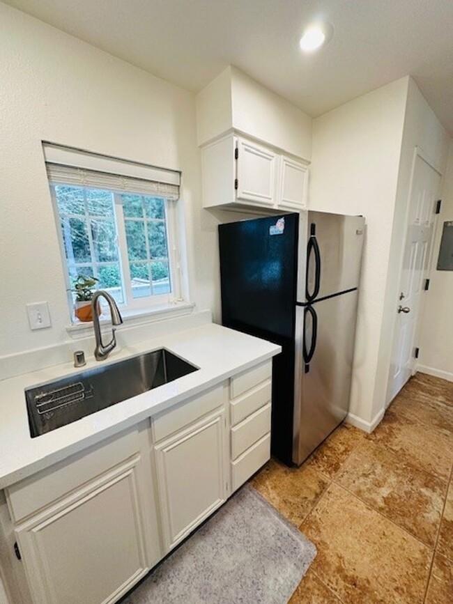 Foto del edificio - 2Bd/2Ba Bellevue Condo