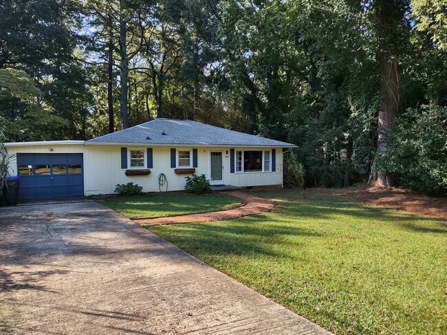 Large wooded lot in great neighborhood. - 223 Barclay Road House