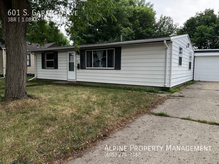 Primary Photo - 3 Bed/1 Bath Short Term Rental!