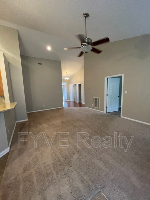 Foto del edificio - 1448 Graybrook Ln