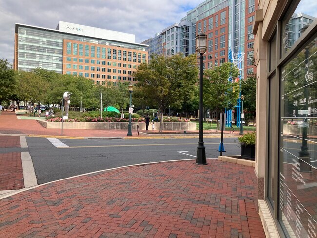 Foto del edificio - 12001 Market St
