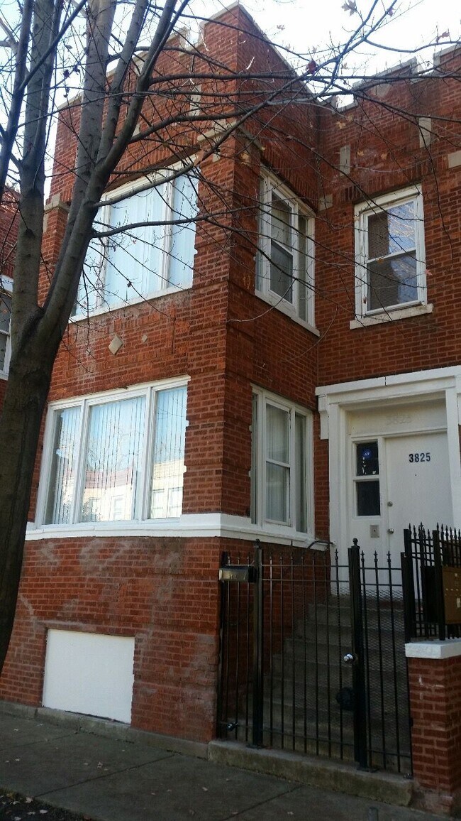 Building Photo - 3825 W Fillmore St